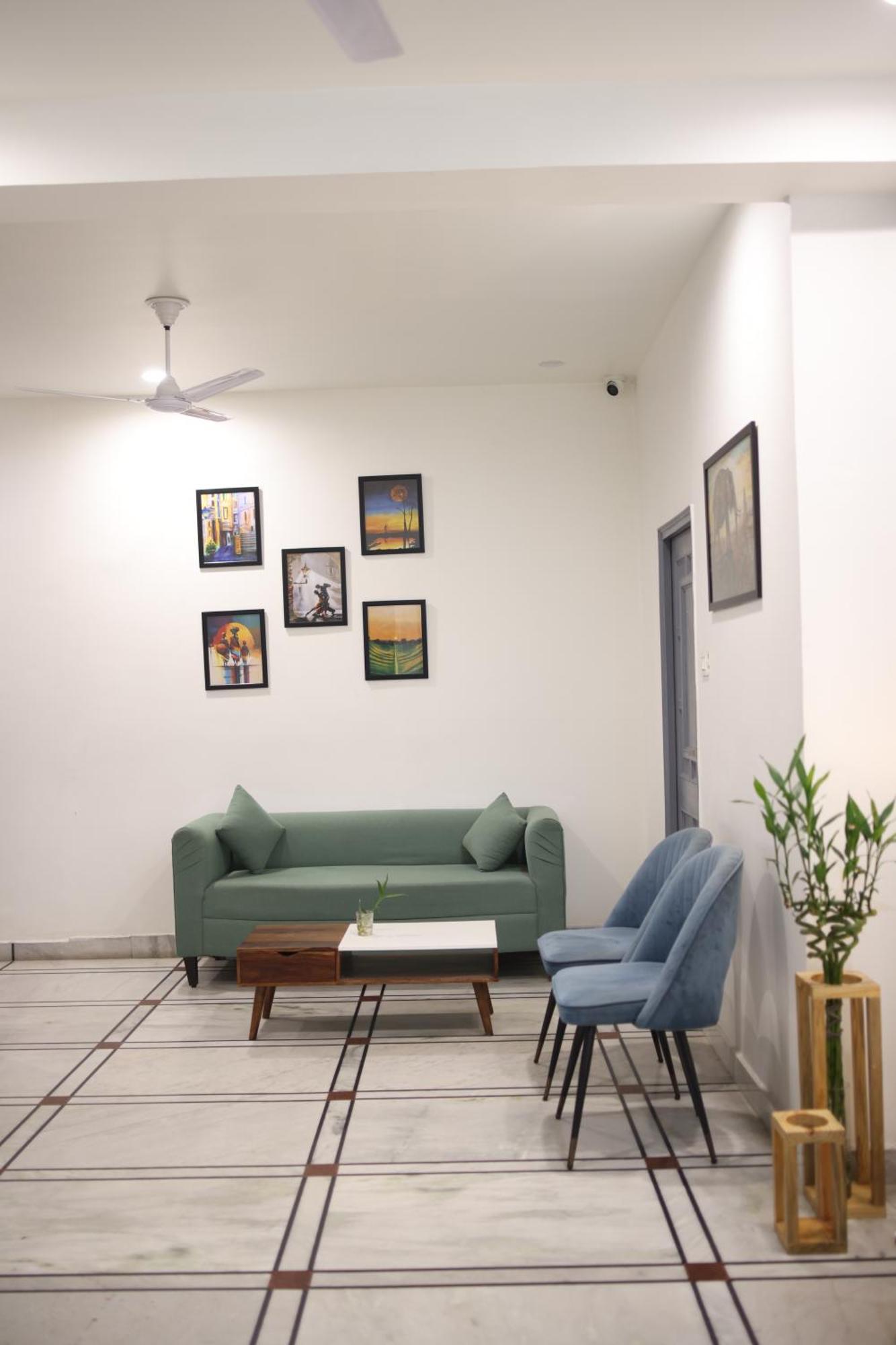 Gallivanto Inn - Rohini Delhi  Exterior photo