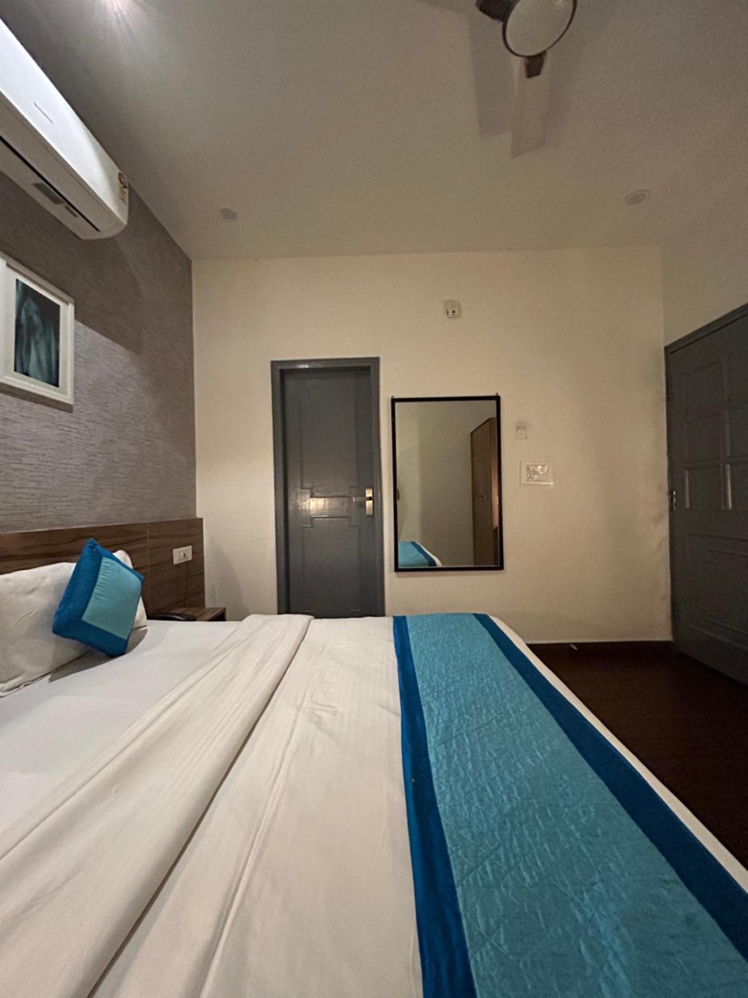 Gallivanto Inn - Rohini Delhi  Exterior photo